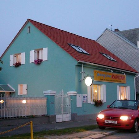 Penzion Kapitan Jindřichŭv Hradec Exterior foto